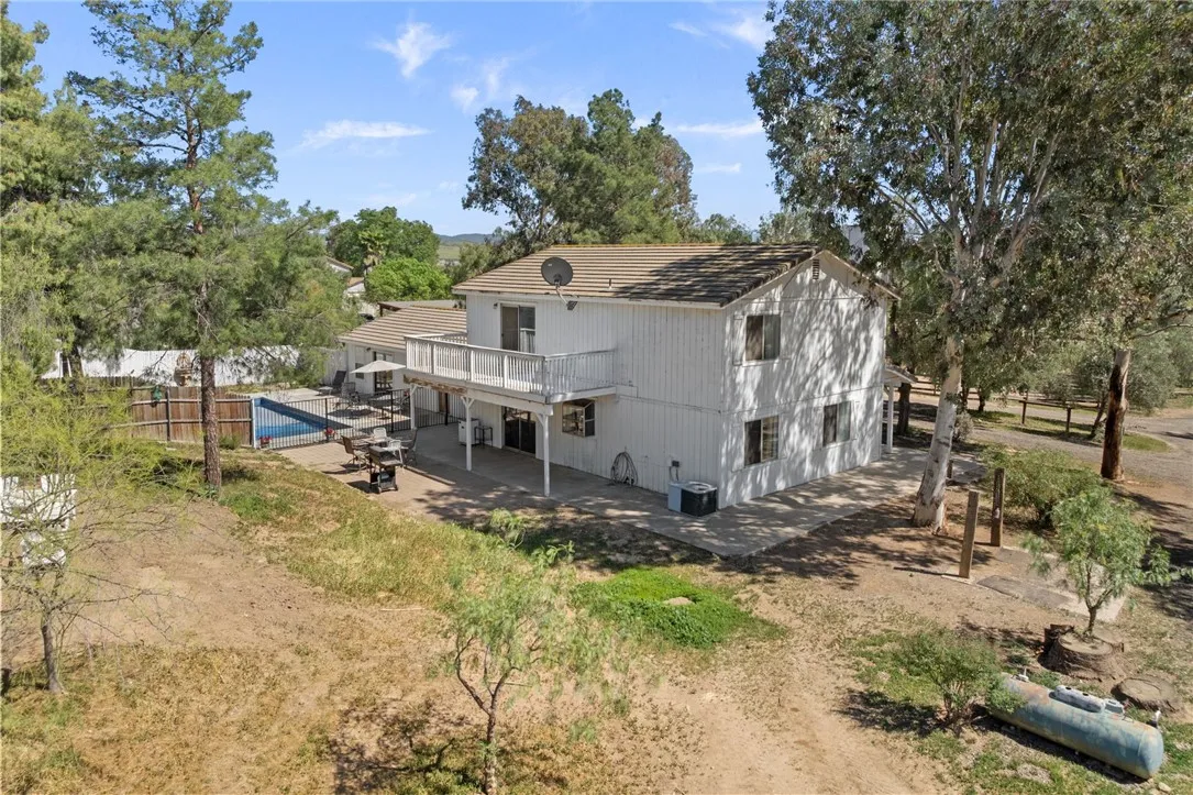 32900 Bootlegg Road, Winchester, California 92596 home-pic-8